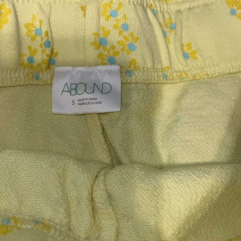 NWT: Fleece Shorts - Picture 3 of 3